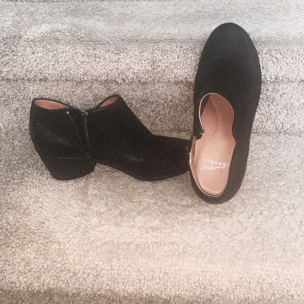 Sz 37 dansko ankle booties!